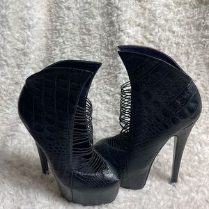 London Trash LT Crime leather Black reptile embossed stiletto platform heels SZ7